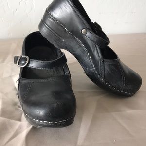 Women’s Dansko’s size 37